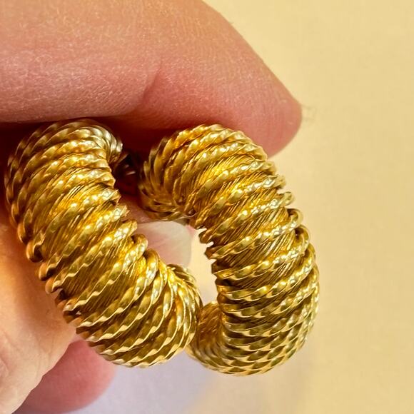 12K 1/20 GF clip on earrings textured faux hoops classic elegant hallmarked - Picture 11 of 12